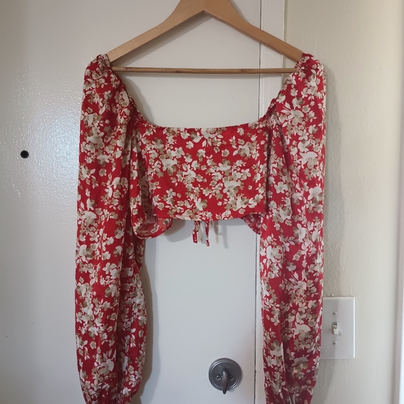 Tie Front Floral Print Crop Top - Picture 5 of 5